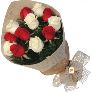 Bouquet rosas Brancas e vermelhas